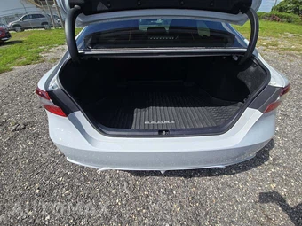 2024 Toyota Camry SE - miniatura 11