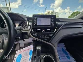 2024 Toyota Camry SE - miniatura 7