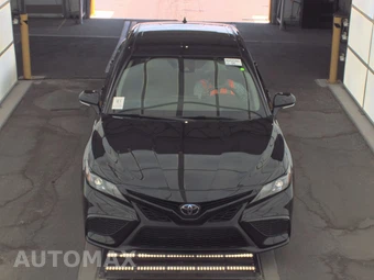 2024 Toyota Camry SE - miniatura 2