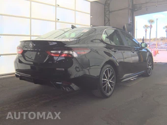 2024 Toyota Camry SE - miniatura 4