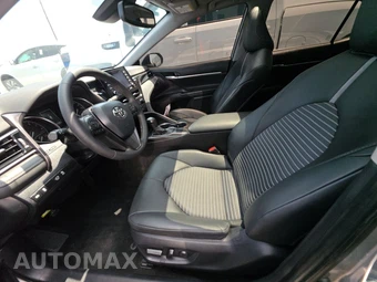 2024 Toyota Camry SE - miniatura 7