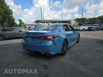 2024 Toyota Camry SE - miniatura 3