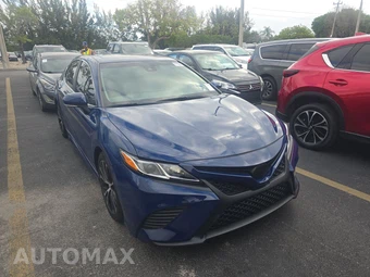 2024 Toyota Camry SE - miniatura 3