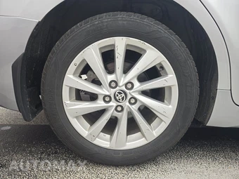 2024 Toyota Camry SE Nightshade - miniatura 5