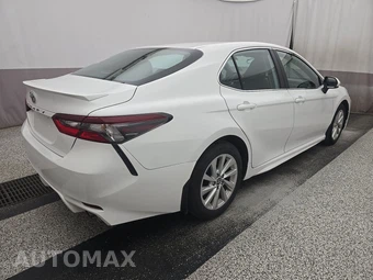 2024 Toyota Camry SE Nightshade - miniatura 4