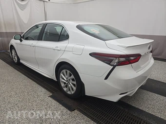 2024 Toyota Camry SE Nightshade - miniatura 6