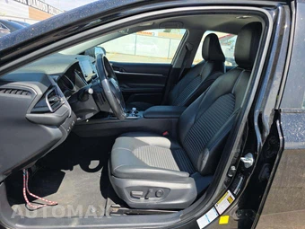 2024 Toyota Camry SE Nightshade - miniatura 6