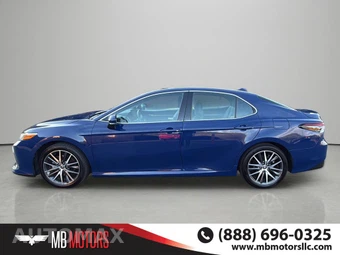 2024 Toyota Camry XLE - miniatura 2