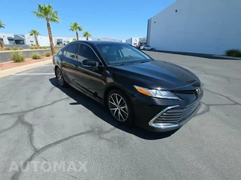 2024 Toyota Camry XLE - miniatura 3
