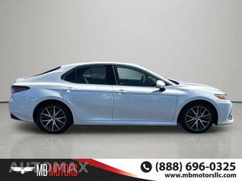 2024 Toyota Camry XLE - miniatura 5