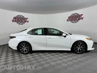 2024 Toyota Camry XLE - miniatura 8