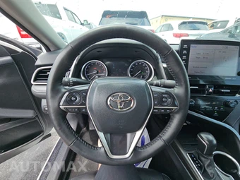 2024 Toyota Camry XLE - miniatura 10