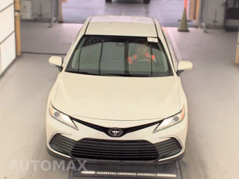 2024 Toyota Camry XLE - miniatura 2