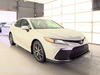 2024 Toyota Camry XLE - miniatura 3