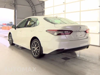 2024 Toyota Camry XLE - miniatura 6
