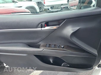 2024 Toyota Camry XLE - miniatura 9