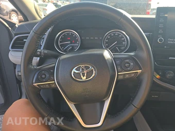 2024 Toyota Camry XLE - miniatura 10