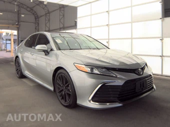 2024 Toyota Camry XLE - miniatura 3