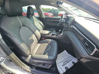 2024 Toyota Camry XSE - miniatura 8