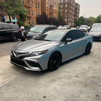 2024 Toyota Camry XSE - miniatura 2