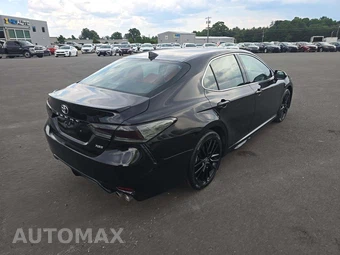 2024 Toyota Camry XSE - miniatura 3