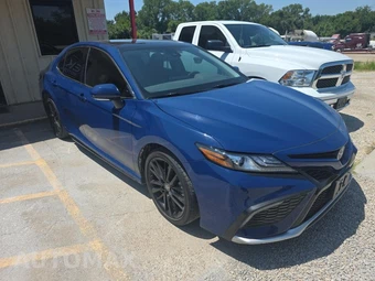 2024 Toyota Camry XSE - miniatura 3