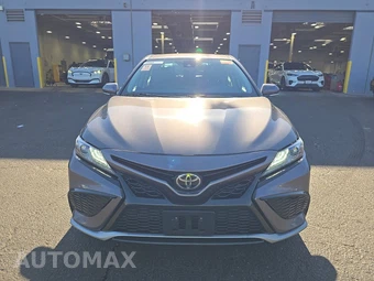 2024 Toyota Camry XSE - miniatura 2