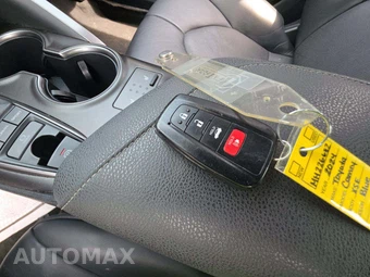 2024 Toyota Camry XSE - miniatura 8