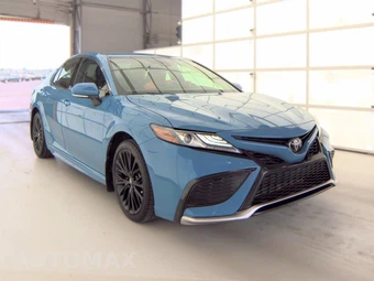 2024 Toyota Camry XSE - miniatura 3