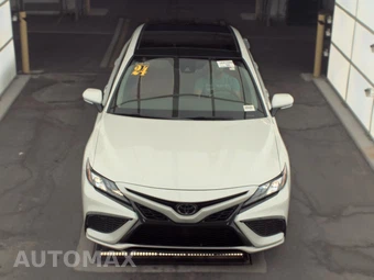 2024 Toyota Camry XSE - miniatura 2