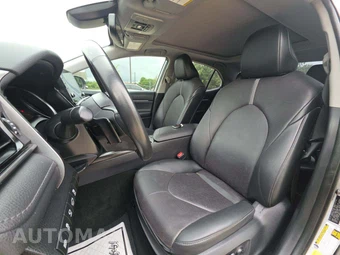 2024 Toyota Camry XSE - miniatura 3