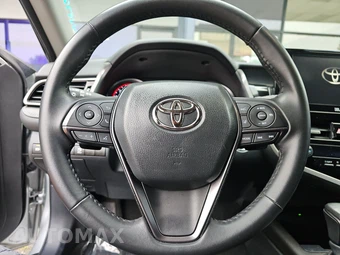 2024 Toyota Camry XSE - miniatura 10