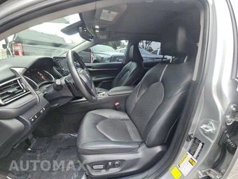 2024 Toyota Camry XSE - miniatura 7