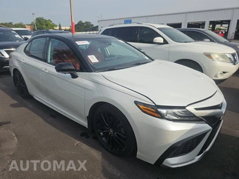 2024 Toyota Camry XSE - miniatura 3