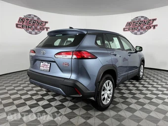 2024 Toyota Corolla Cross L - miniatura 7
