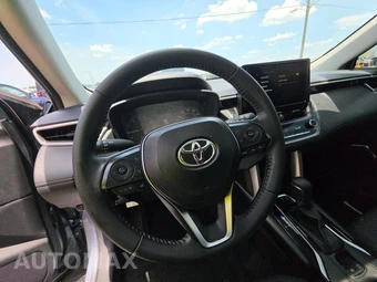 2024 Toyota Corolla Cross LE - miniatura 10