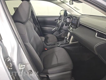 2024 Toyota Corolla Cross LE - miniatura 8