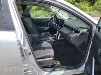2024 Toyota Corolla Cross LE - miniatura 8