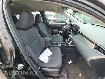 2024 Toyota Corolla Cross LE - miniatura 8
