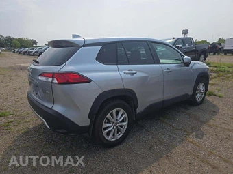 2024 Toyota Corolla Cross LE - miniatura 3