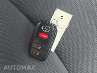 2024 Toyota Corolla Cross LE - miniatura 8