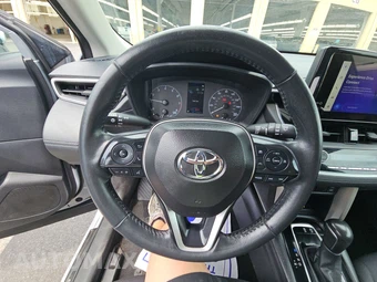 2024 Toyota Corolla Cross LE - miniatura 10