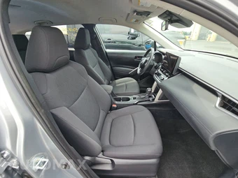 2024 Toyota Corolla Cross LE - miniatura 8