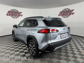 2024 Toyota Corolla Cross XLE - miniatura 5