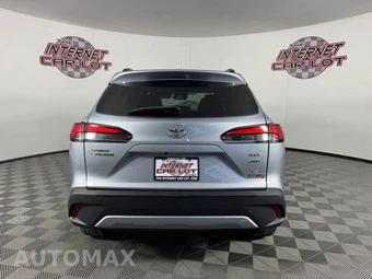 2024 Toyota Corolla Cross XLE - miniatura 6