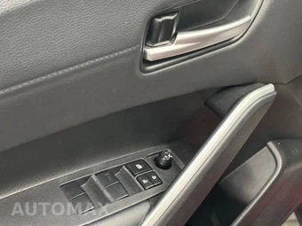 2024 Toyota Corolla Cross XLE - miniatura 11