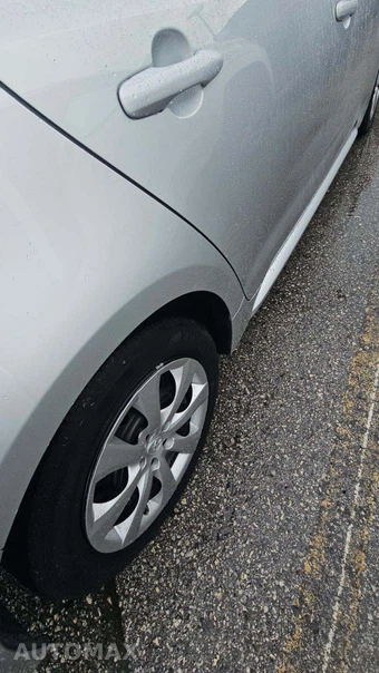 2024 Toyota Corolla LE Sedan - miniatura 25