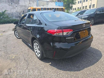 2024 Toyota Corolla LE Sedan - miniatura 2