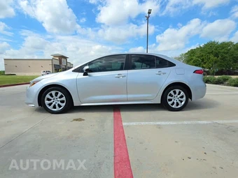 2024 Toyota Corolla LE Sedan - miniatura 3