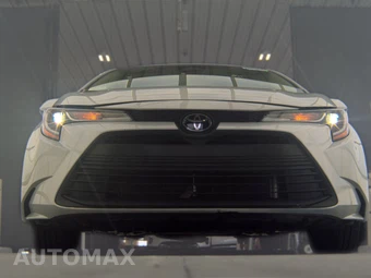2024 Toyota Corolla LE Sedan - miniatura 3